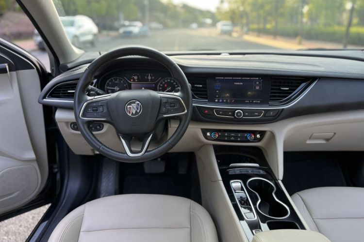 Used Buick Regal 2020 552T Elite Edition Interior 9