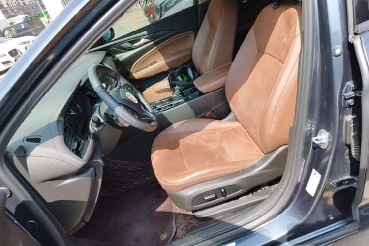 Used Buick Regal 2020 552T Luxury Version Left Front Seat
