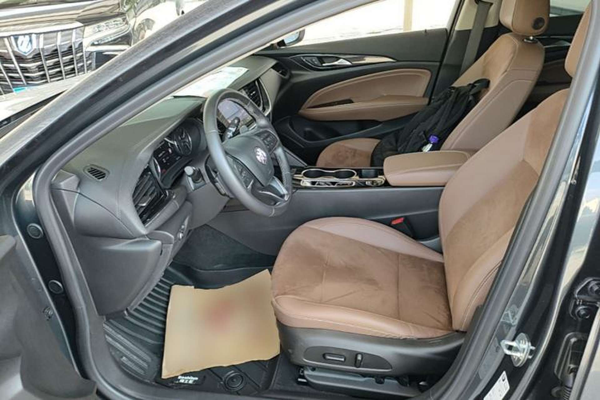 Used Buick Regal 2020 552T Luxury Version Left Front Seat