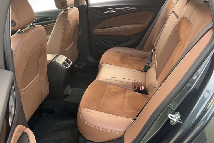 Used Buick Regal 2020 552T Luxury Version Left Rear Seat