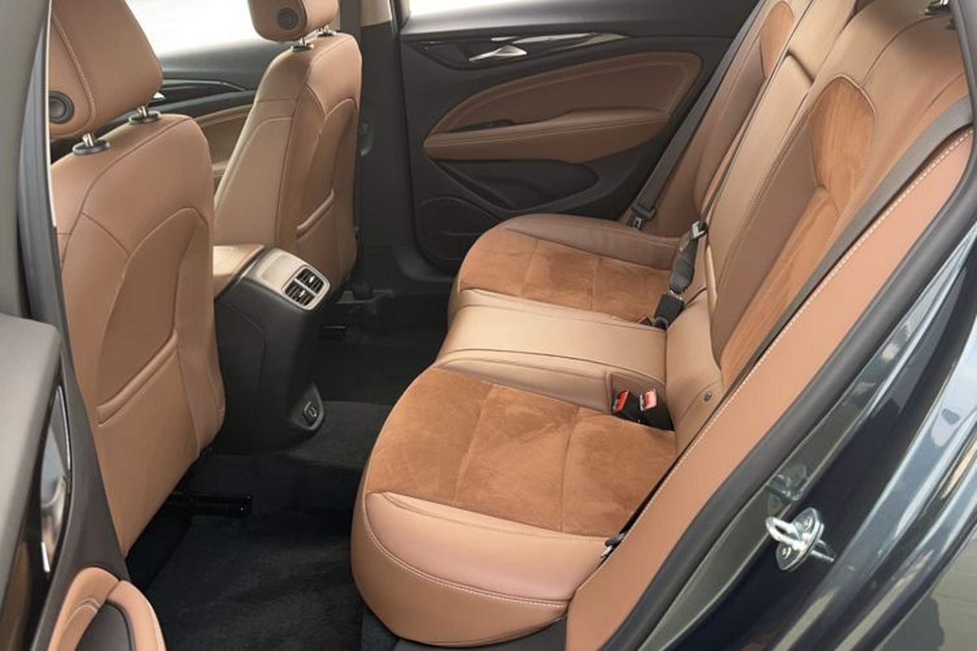 Used Buick Regal 2020 552T Luxury Version Left Rear Seat