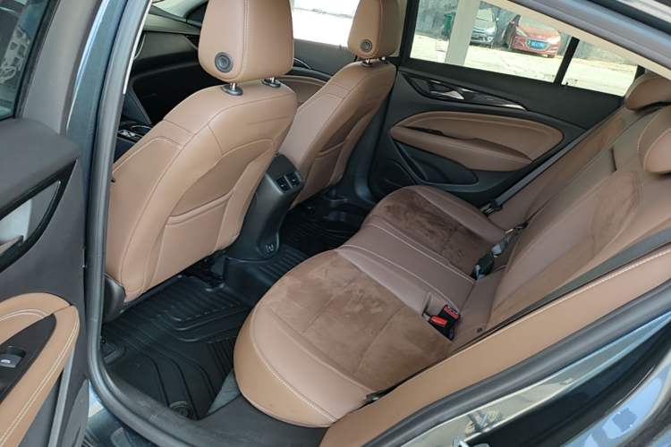Used Buick Regal 2020 552T Luxury Version Left Rear Seat