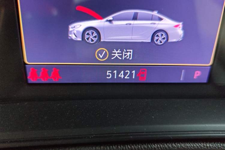 Used Buick Regal 2020 552T Elite Edition Odometer Close Up