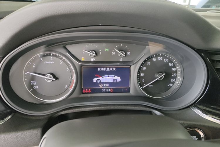 Used Buick Regal 2020 552T Elite Edition Odometer Close Up