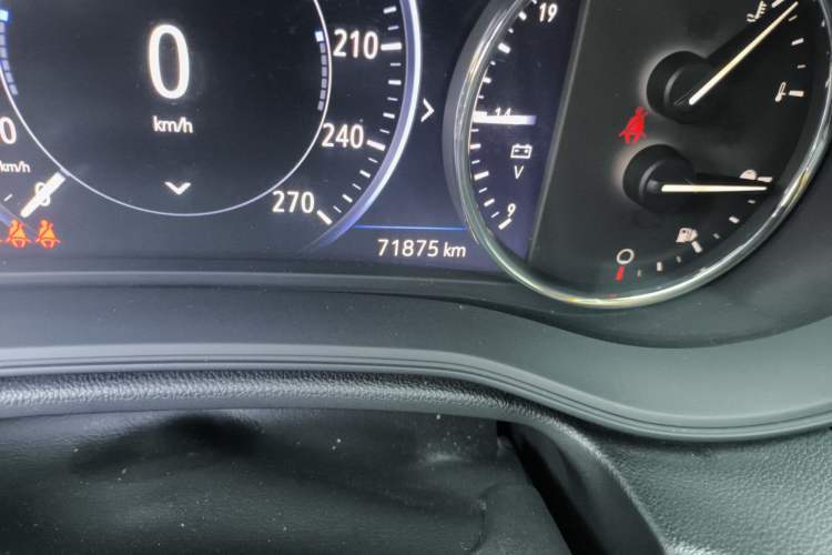 Used Buick Regal 2020 552T Luxury Version Odometer Close Up