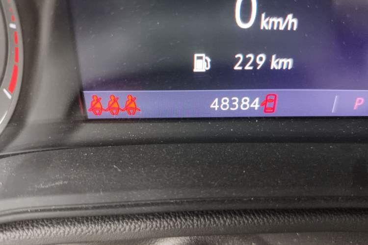 Used Buick Regal 2020 552T Elite Edition Odometer Close Up