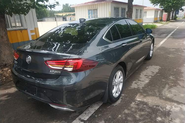 Used Buick Regal 2020 552T Luxury Version Rear Right 45 Deg