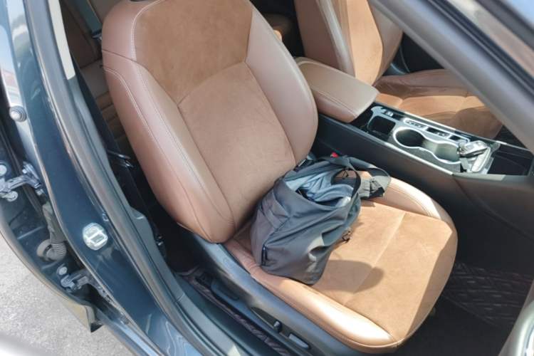 Used Buick Regal 2020 552T Luxury Version Right Front Seat