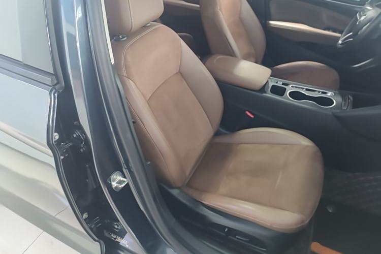 Used Buick Regal 2020 552T Luxury Version Right Front Seat