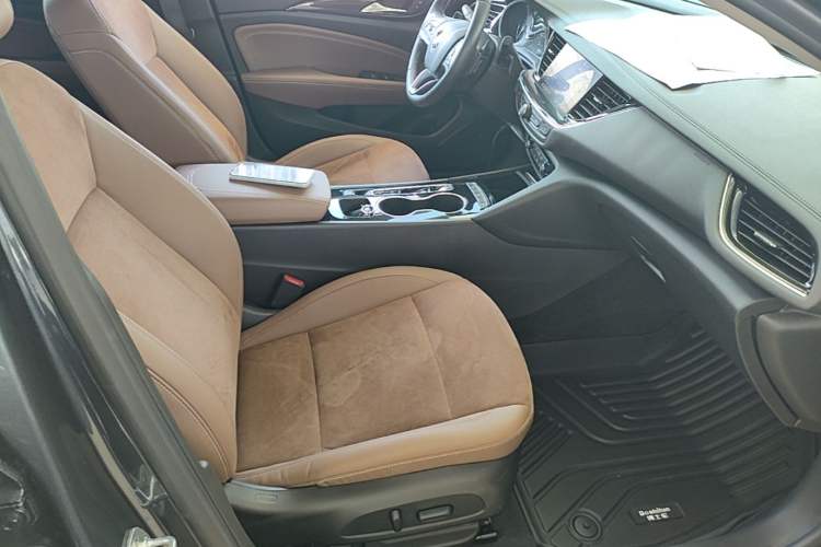 Used Buick Regal 2020 552T Luxury Version Right Front Seat