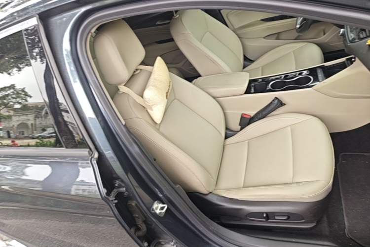 Used Buick Regal 2020 552T Elite Edition Right Front Seat