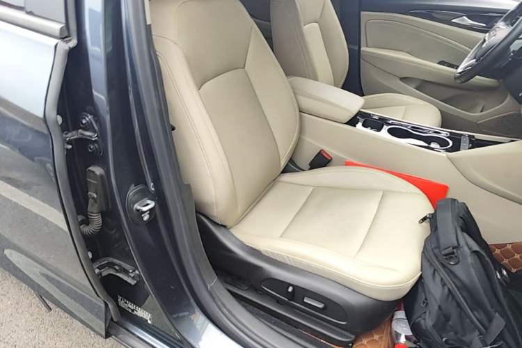 Used Buick Regal 2020 552T Elite Edition Right Front Seat