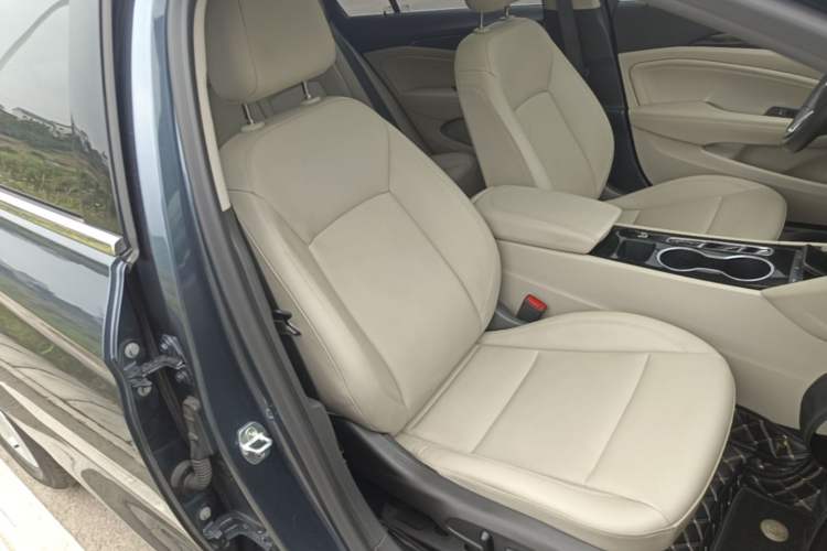 Used Buick Regal 2020 552T Elite Edition Right Front Seat
