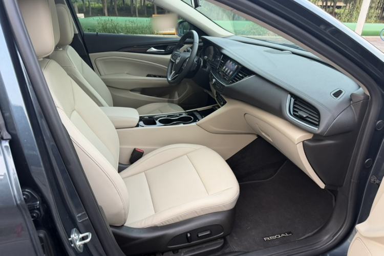 Used Buick Regal 2020 552T Elite Edition Right Front Seat