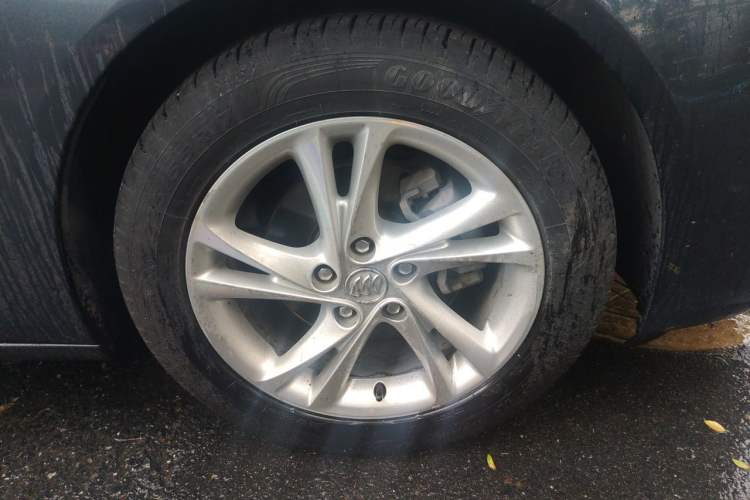 Used Buick Regal 2020 552T Elite Edition Right Front Wheel Hub