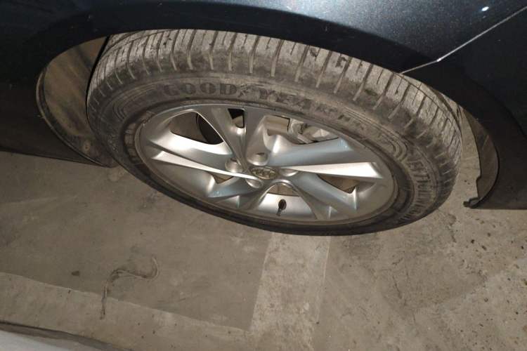 Used Buick Regal 2020 552T Elite Edition Right Front Wheel Hub