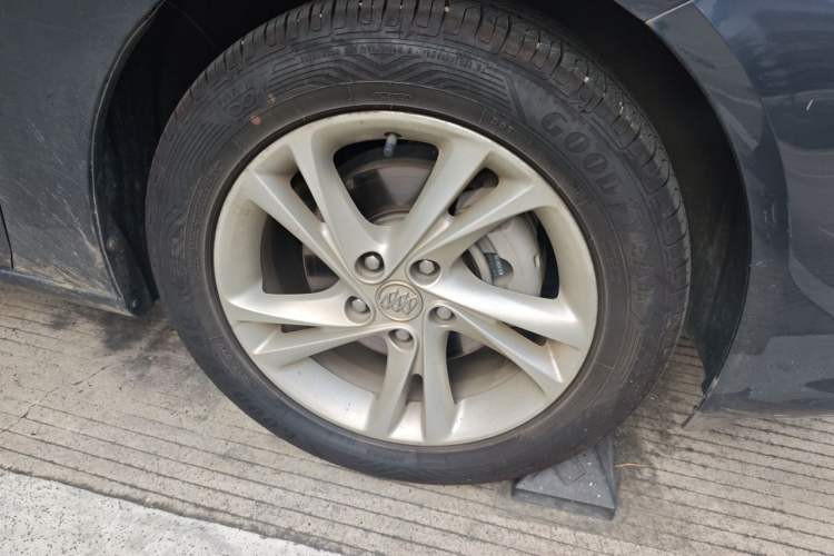 Used Buick Regal 2020 552T Elite Edition Right Front Wheel Hub