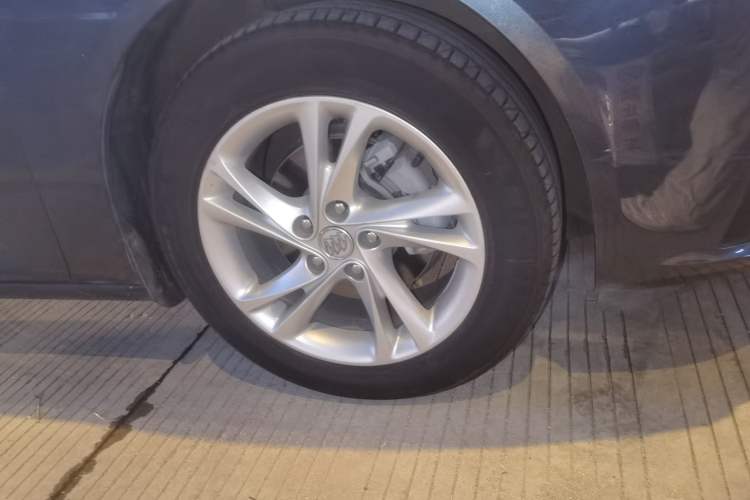 Used Buick Regal 2020 552T Luxury Version Right Front Wheel Hub