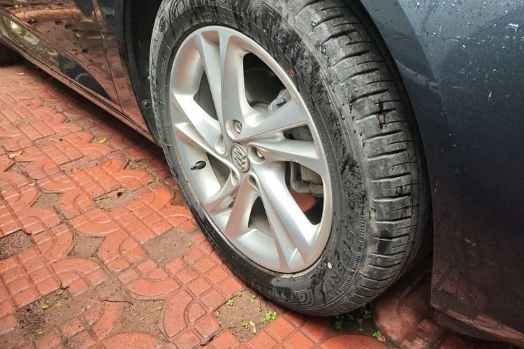 Used Buick Regal 2020 552T Elite Edition Right Front Wheel Hub
