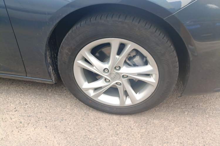 Used Buick Regal 2020 552T Elite Edition Right Front Wheel Hub