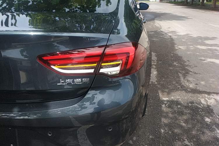 Used Buick Regal 2020 552T Luxury Version Right Rear Taillight