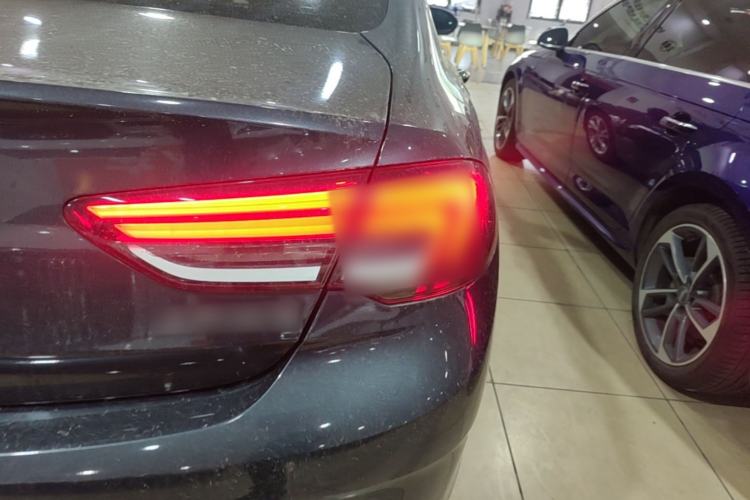 Used Buick Regal 2020 552T Luxury Version Right Rear Taillight
