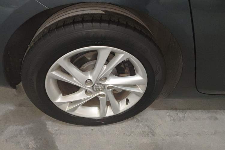 Used Buick Regal 2020 552T Elite Edition Right Rear Wheel Hub
