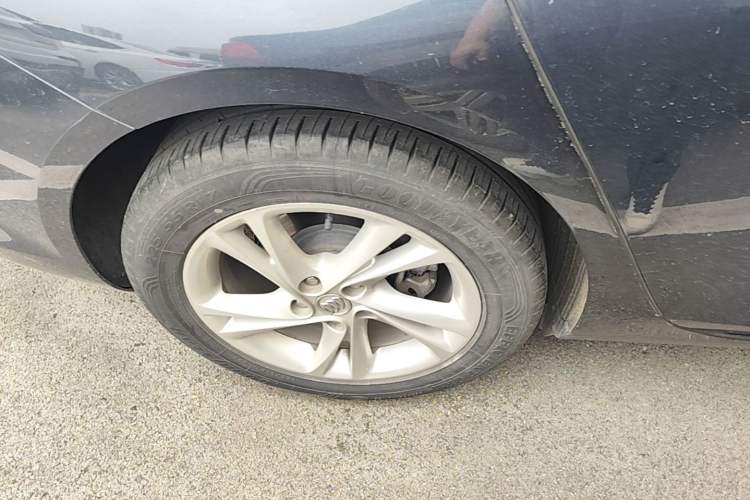 Used Buick Regal 2020 552T Elite Edition Right Rear Wheel Hub