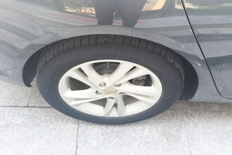 Used Buick Regal 2020 552T Elite Edition Right Rear Wheel Hub