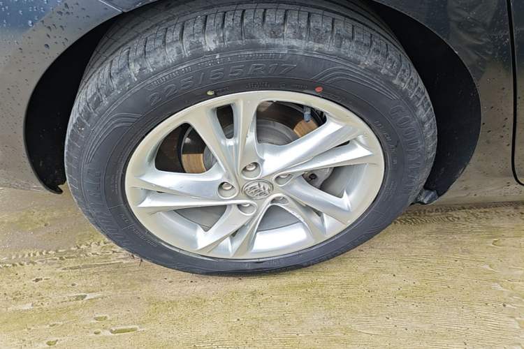 Used Buick Regal 2020 552T Elite Edition Right Rear Wheel Hub