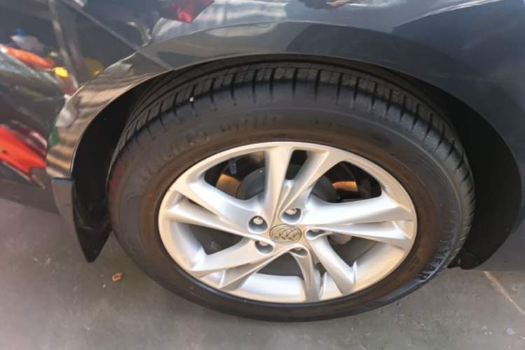 Used Buick Regal 2020 552T Elite Edition Right Rear Wheel Hub