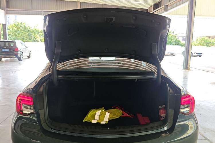 Used Buick Regal 2020 552T Elite Edition Trunk