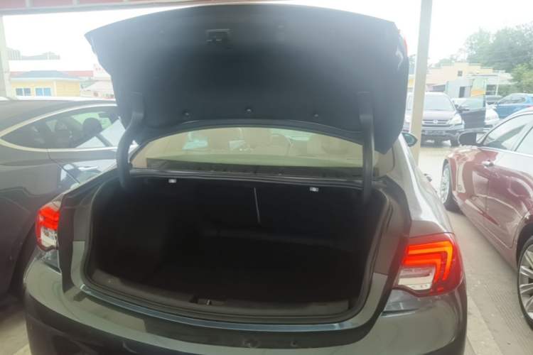 Used Buick Regal 2020 552T Elite Edition Trunk