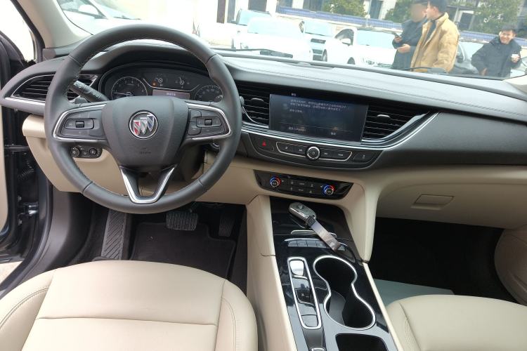 Used Buick Regal 2020 552T Elite Edition Center Console