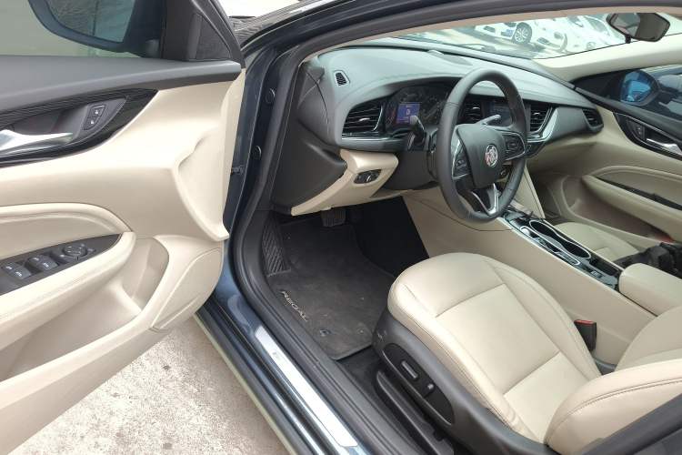 Used Buick Regal 2020 552T Elite Edition Driver Seat