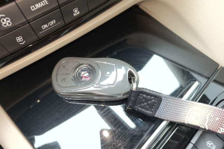 Used Buick Regal 2020 552T Elite Edition Vehicle Key