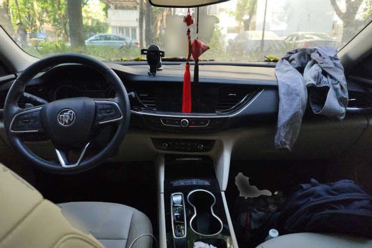 Used Buick Regal 2020 552T Elite Edition Center Console