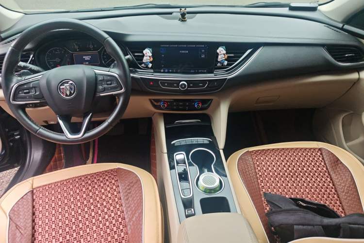 Used Buick Regal 2020 552T Elite Edition Center Console