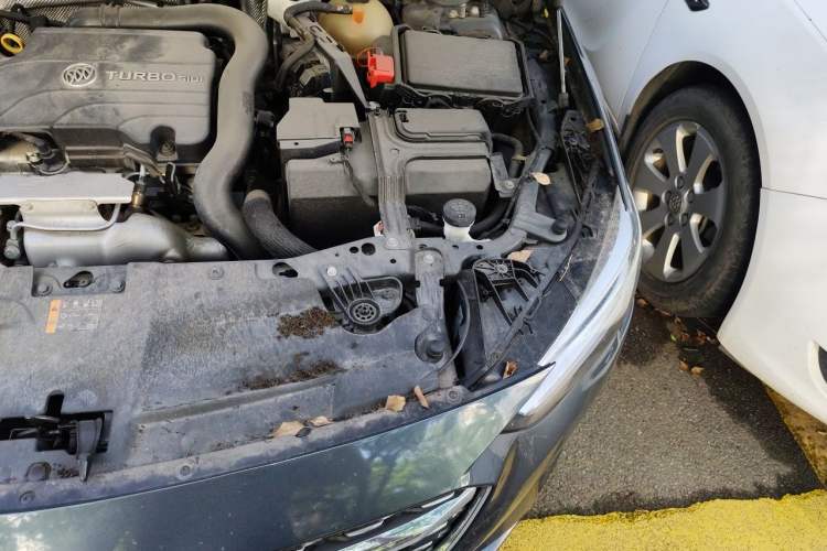 Used Buick Regal 2020 552T Elite Edition Engine Bay Left
