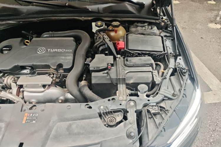 Used Buick Regal 2020 552T Elite Edition Engine Bay Left