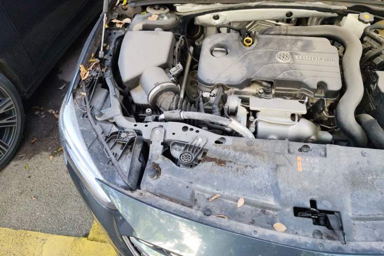 Used Buick Regal 2020 552T Elite Edition Engine Bay Right