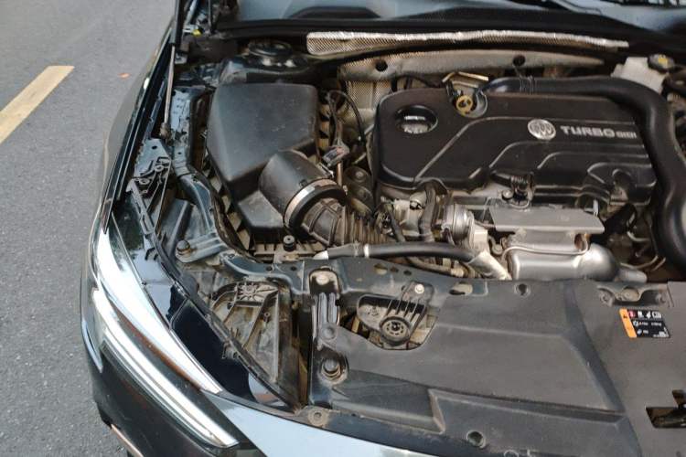 Used Buick Regal 2020 552T Elite Edition Engine Bay Right