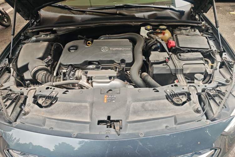 Used Buick Regal 2020 552T Elite Edition Engine Bay