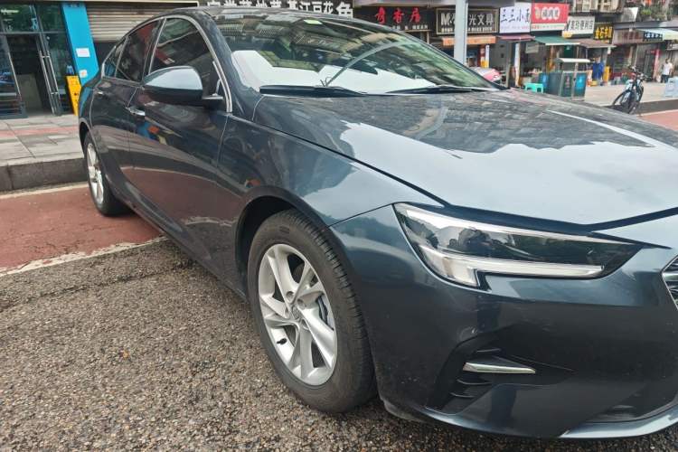 Used Buick Regal 2020 552T Elite Edition Front Right 45 Deg