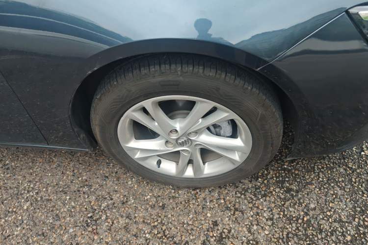 Used Buick Regal 2020 552T Elite Edition Right Front Wheel Hub