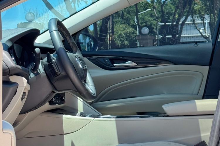 Used Buick Regal 2020 552T Elite Edition Interior 2