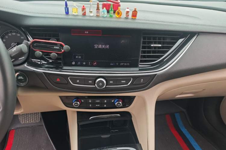 Used Buick Regal 2020 552T Elite Edition Audio And AC Panel