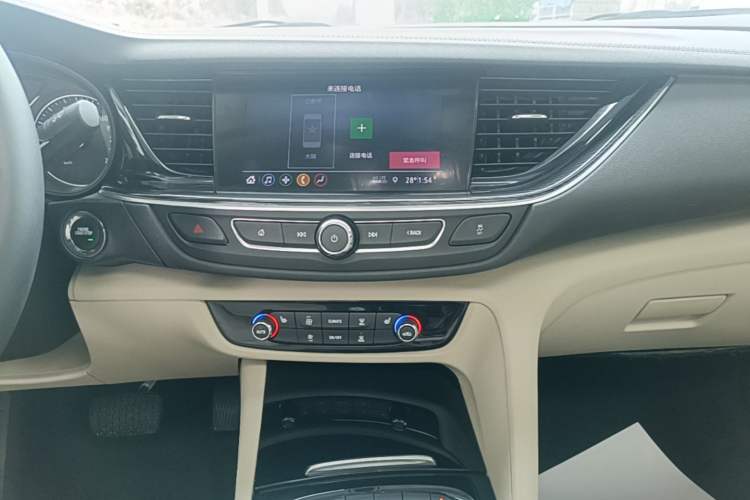 Used Buick Regal 2020 552T Elite Edition Audio And AC Panel
