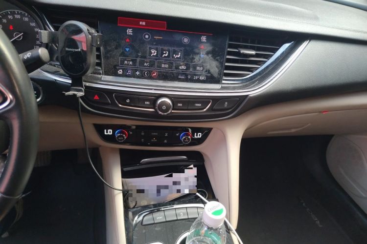 Used Buick Regal 2020 552T Elite Edition Audio And AC Panel