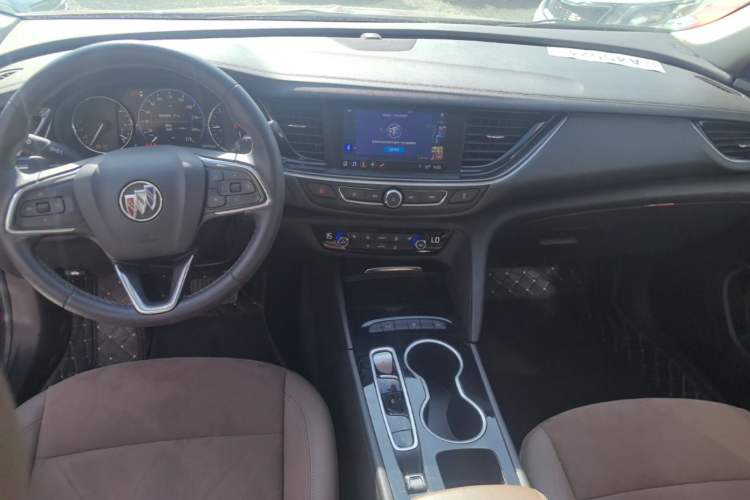Used Buick Regal 2020 552T Luxury Version Center Console